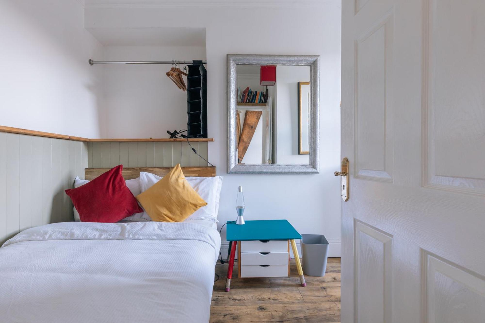 Vibrant & Eclectic 3 Bedroom Flat - Bedminster Bristol! Apartamento